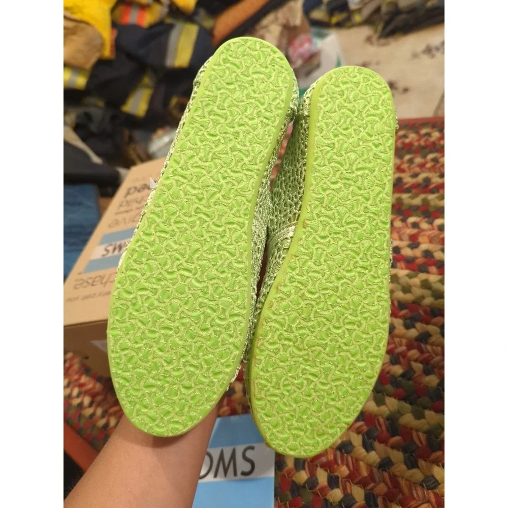 Brand New & Authentic TOMS Classics Shoes Size Youth 4 Lime‎ Crochet NIB *READ*